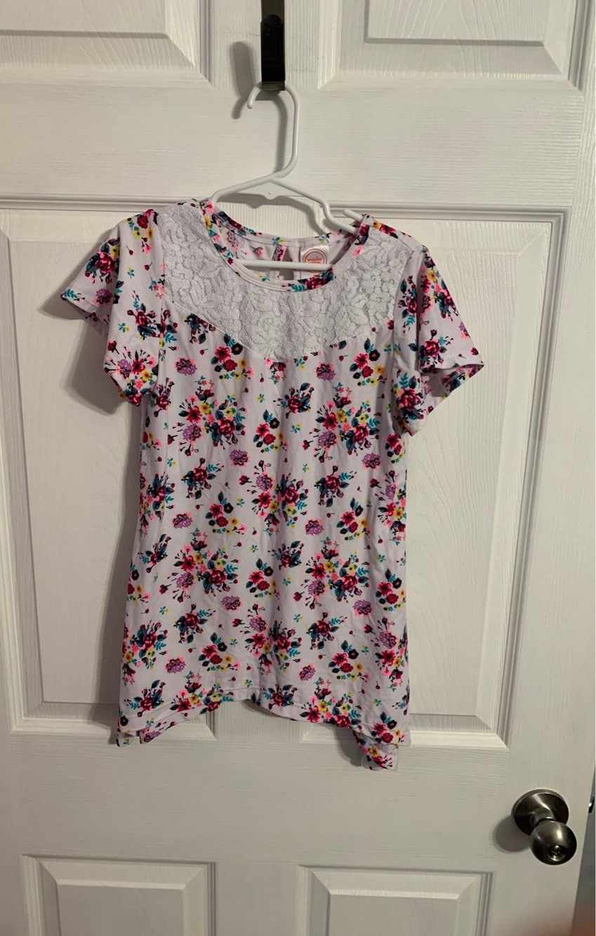 Wonder Nation Top. Size M (7-8).